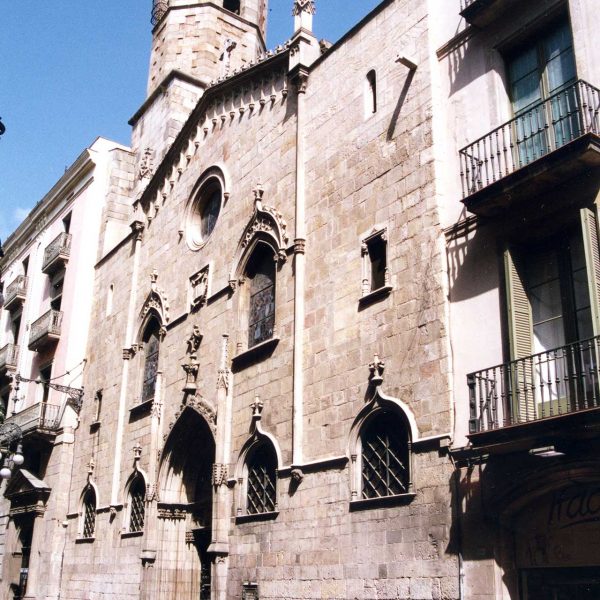 Barcelona.- Església de S. Jaume que es va traslladar a aquest lloc procedent de la plaça de S. Jaume quant es va enderrocar per poder ampliar la plaça (6/2005)