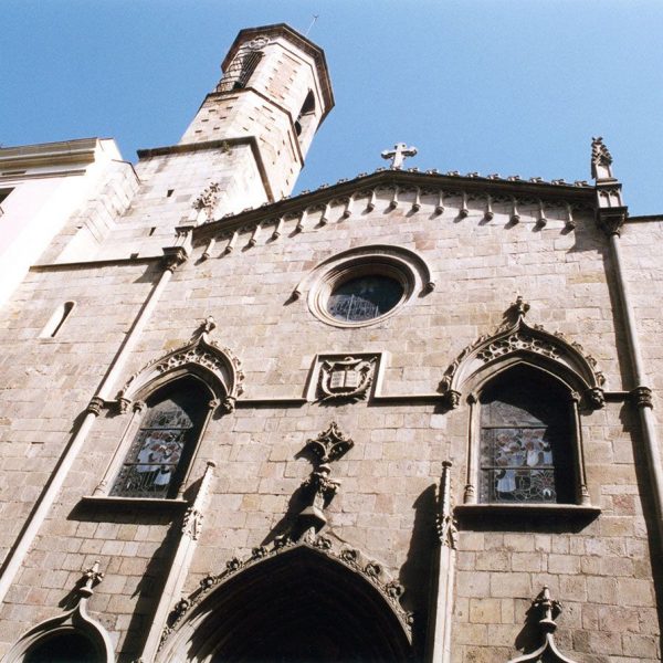 Barcelona.- Església de S. Jaume que es va traslladar a aquest lloc procedent de la plaça de S. Jaume quant es va enderrocar per poder ampliar la plaça (6/2005)