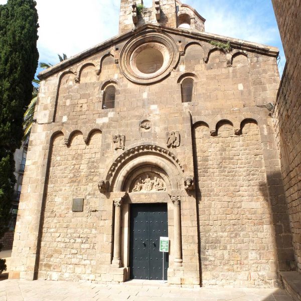 Barcelona.-Església de S. Pau del Camp - Destruïda per Al-Mansur el 985 es va refer l'any 1096. Abandonada el 1835 i cremada el 1936 s'ha restaurat de nou (5/2018)