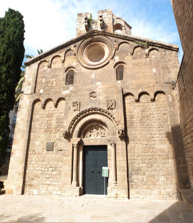 Barcelona.-Església de S. Pau del Camp - Destruïda per Al-Mansur el 985 es va refer l'any 1096. Abandonada el 1835 i cremada el 1936 s'ha restaurat de nou (5/2018)