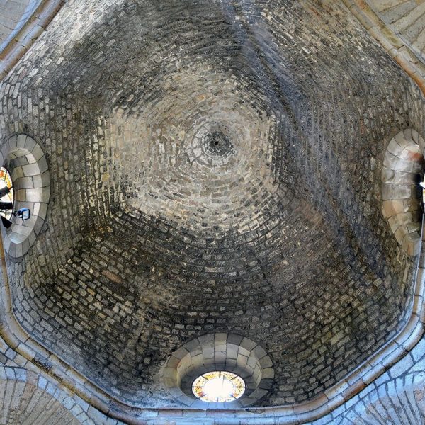 Barcelona.- Església de Sant Pau del Camp - Vista del cimbori al creuer (10/2014)