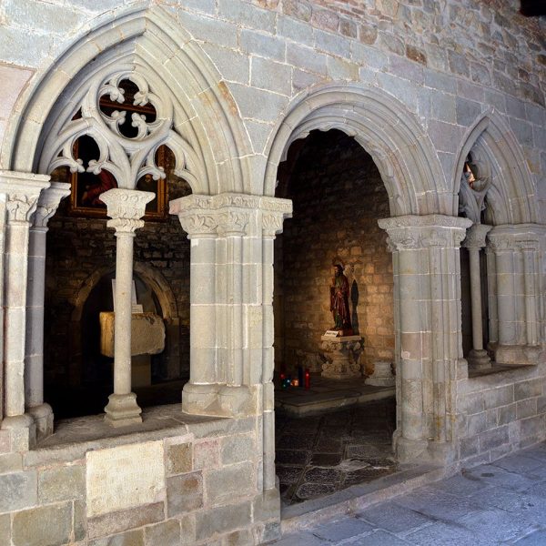 Barcelona.- Església de Sant Pau del Camp - Sala capitular al claustre (10/2014)