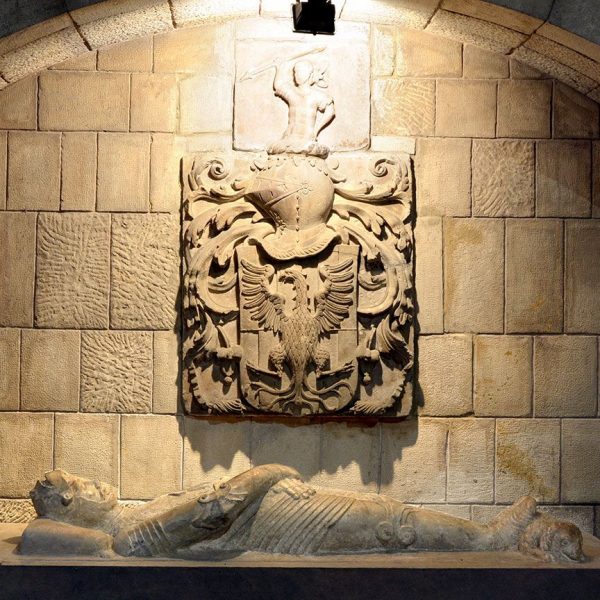 Barcelona.- Església del monestir de Santa Anna, S. XIII. Sepulcre de Miquel de Boera del S. XVI (2/2015)