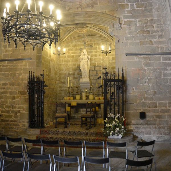 Barcelona.- Església del monestir de Santa Anna, S. XIII. Sala capitular del S. XV (11/2004)