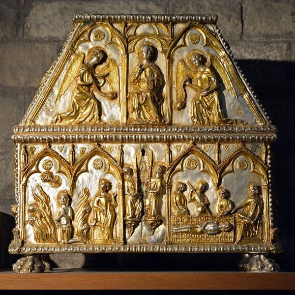 Barcelona.- Església de Santa Maria del Mar. Reliquiari de Sant Cugat situat a la cripta sota el presbiteri (11/2014)