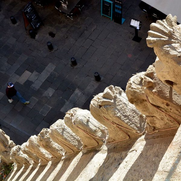 Barcelona.- Església de Santa Maria del Mar. Pinacle de la portalada principal (1/2015)