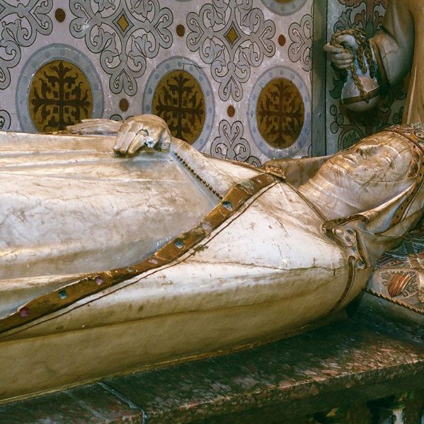 Barcelona.- Monestir gòtic de Pedralbes, fundat l'any 1327. Sepulcre de la reina Elisenda de Montcada situat en el presbiteri (8/2005)