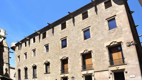 Barcelona.- Palau de Lloctinent, construït entre 1549/1558 per Ordre de Carles V. Es de planta quadrangular organitzat a través del pati central (4/2015)