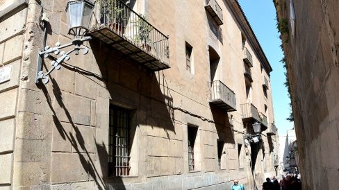 Barcelona.- Palau Episcopal, originalment del S. XIII es considera del XVIII i encara posteriorment reformat per Enric Sagnier entre 1900/1928 (5/2015)