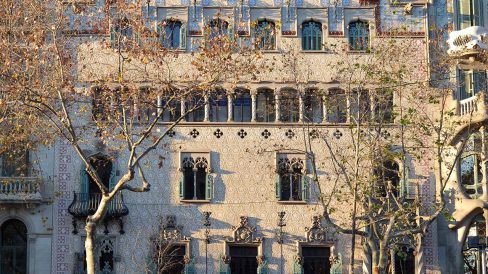 Barcelona.- Casa Amatller de Josep Puig i Cadafalch del 1900. Es tracta de la reforma d'un edifici anterior adaptat a l'arquitectura nòrdica (1/2015)