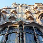 Barcelona.- Casa Batlló remodelada per Antoni Gaudí entre 1905/1907 sobre una edificació anterior. La façana i l'escala van ser de nova construcció. (1/2015)
