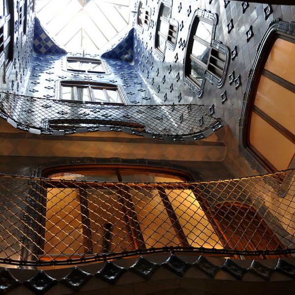 Barcelona.- Casa Batlló remodelada per Antoni Gaudí entre 1905/1907 sobre una edificació anterior. Pati de llums (1/2015)