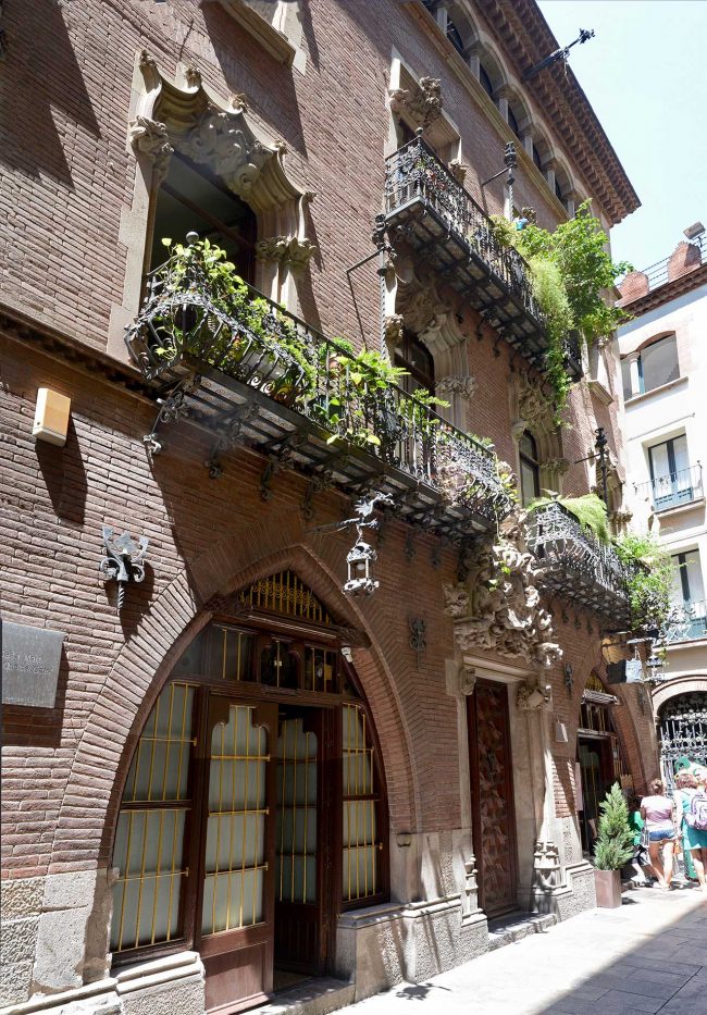 Barcelona.- Els 4 Gats, de l'arquitecte Puig i Cadafalch del 1900 i famós per les tertúlies d'artistes com Casas, Rusiñol, Picasso o Nonell (6/2017)
