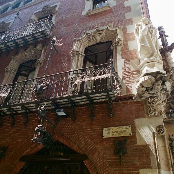 Barcelona.- Els 4 Gats, de l'arquitecte Puig i Cadafalch del 1900 i famós per les tertúlies d'artistes com Casas, Rusiñol, Picasso o Nonell (7/2005)