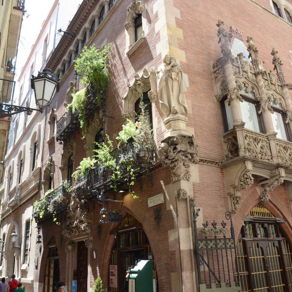 Barcelona.- Els 4 Gats, de l'arquitecte Puig i Cadafalch del 1900 i famós per les tertúlies d'artistes com Casas, Rusiñol, Picasso o Nonell (6/2017)