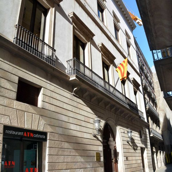 Barcelona.- Ateneu Barcelonès, fundat l'any 1836 i ubicat a l'antic Palau Sabassona es un edifici neoclàssic amb salons decorats per Francesc Pla (1790) (5/015)