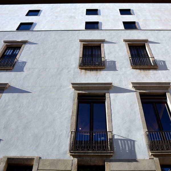 Barcelona.- Ateneu Barcelonès, fundat l'any 1836 i ubicat a l'antic Palau Sabassona es un edifici neoclàssic amb salons decorats per Francesc Pla (1790) (5/015)