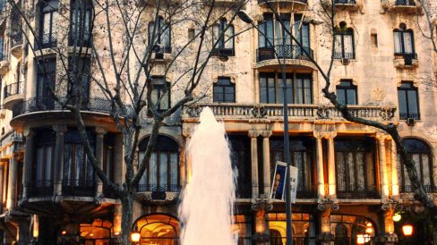 Barcelona.- Casa Fuster de l'arquitecte Domènech i Montaner (1908/1910) adaptada com Hotel (3/2000)