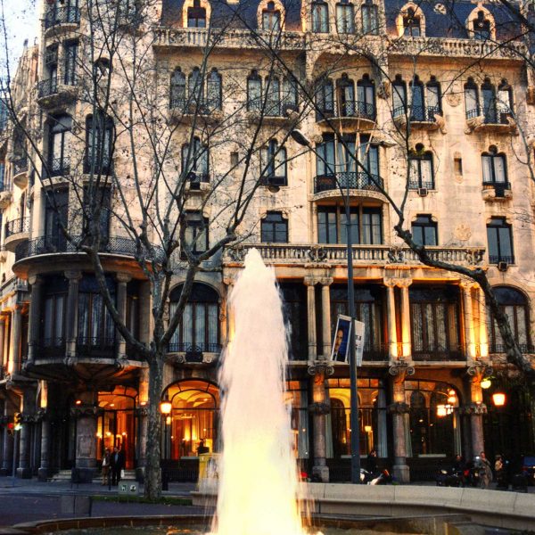 Barcelona.- Casa Fuster de l'arquitecte Domènech i Montaner (1908/1910) adaptada com Hotel (3/2000)