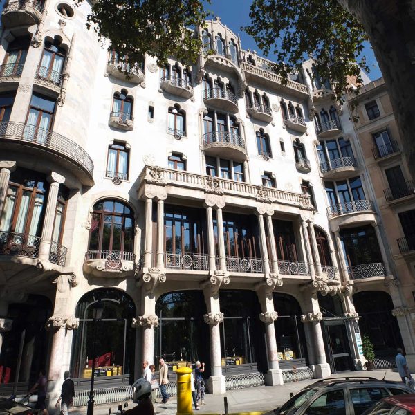 Barcelona.- Casa Fuster de l'arquitecte Domènech i Montaner (1908/1910) adaptada com Hotel (3/2000)