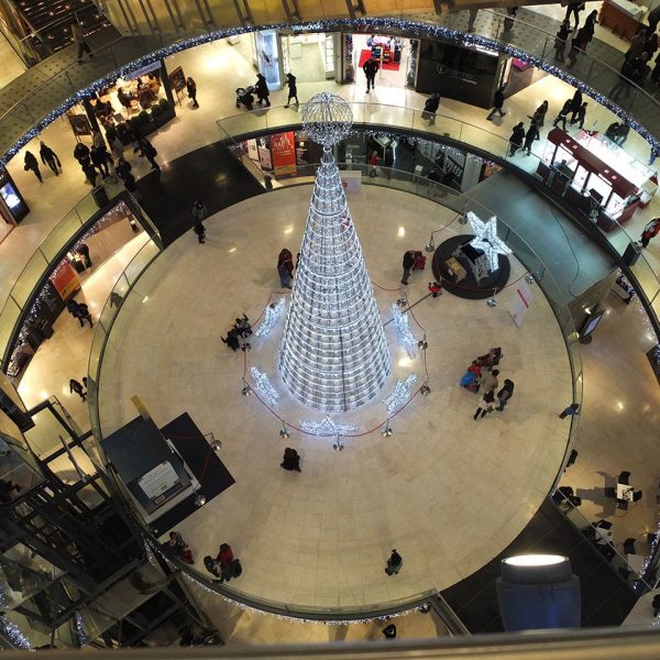 Barcelona.- Centre Comercial Les Arenes inaugurat l'any 2011 a l'edifici de l'antiga plaça de toros inaugurada l'any 1900 i clausurada el 1977 (12/2014)