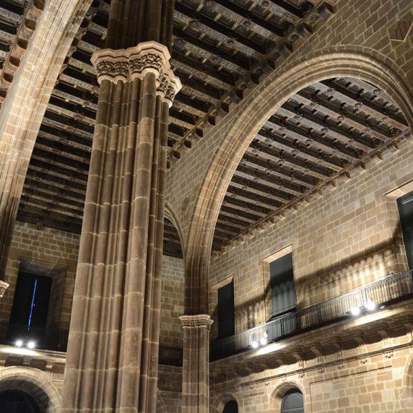 Barcelona.- La Llotja amb el gran saló gòtic de Contractació de tres naus acabat l'any 1392 obra de Pere d'Arvei (4/2017)