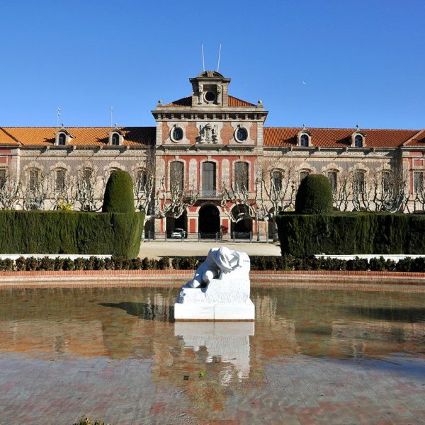 Barcelona.- Parlament de Catalunya. Es la institució hereva de les antigues Corts Catalanes d'estil classicista francès construït entre 1716/1748 (12/2010)