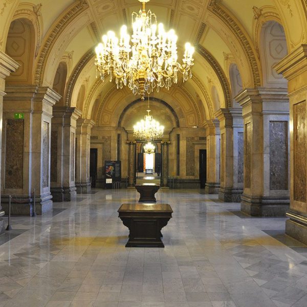 Barcelona.- Parlament de Catalunya - Galeria del primer pis (1/2010)