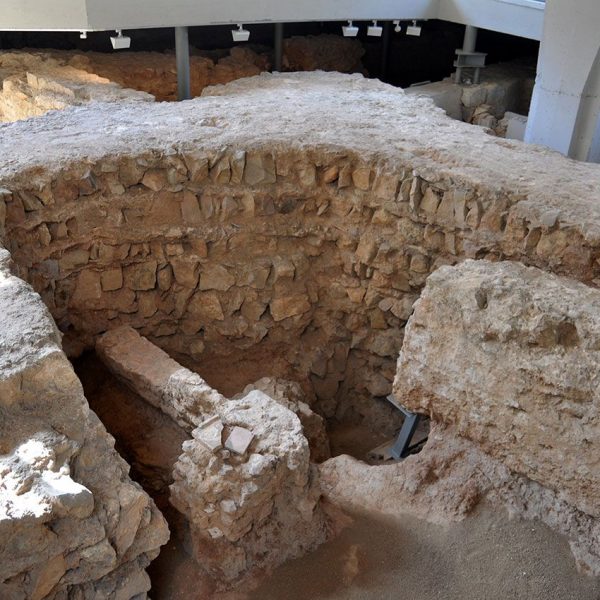 Barcelona.- Restes de l'antic Convent de Santa Caterina, fundat en el S. XIII i actiu fins 1837 quant es va convertir en mercat (5/2014)