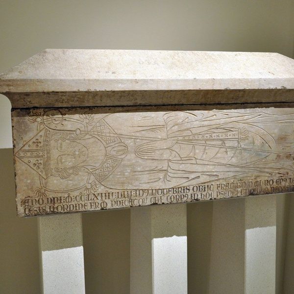 Barcelona.- Convent de Santa Caterina, del S. XIII fins 1837 quant es va convertir en mercat - Urna de Fra Bernat Mur, S. XIII (MNAC) (5/2014)