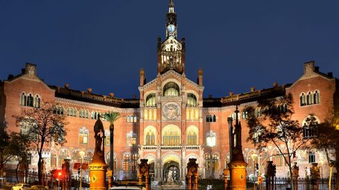 Barcelona.-Hospital de la Sta. Creu i S. Pau. Excepcional conjunt d'edificacions modernistes de pavellons construïts per Lluis Domènch i Montaner i pel seu fill Domènech Roura (11/2014)