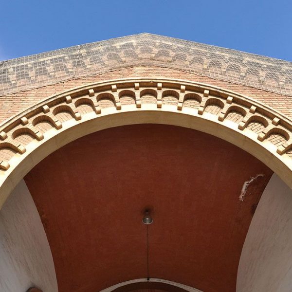 Barcelona.-Hospital de la Sta. Creu i S. Pau, construït per Lluis Domènch i Montaner i pel seu fill Domènech Roura - Pavelló del Convent (1/2012)