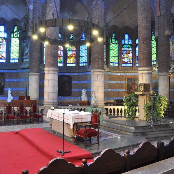 Barcelona.- Hospital de la Sta. Creu i S. Pau, construït per Lluis Domènch i Montaner i pel seu fill Domènech Roura - Església (1/2012)