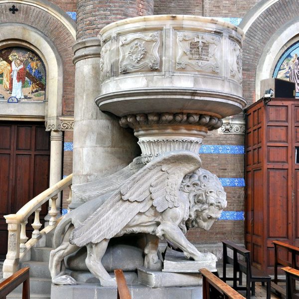 Barcelona.- Hospital de la Sta. Creu i S. Pau, construït per Lluis Domènch i Montaner i pel seu fill Domènech Roura - Trona de l'Església (1/2012)