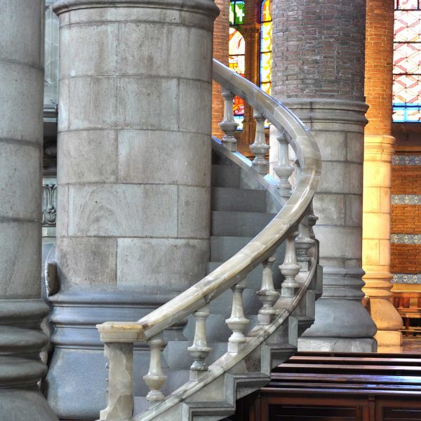 Barcelona.- Hospital de la Sta. Creu i S. Pau, construït per Lluis Domènch i Montaner i pel seu fill Domènech Roura - Escala de la Trona (1/2012)