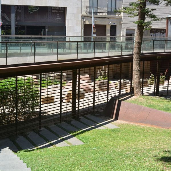 Barcelona.- Via Sepulcral romana, S. I /III dC. a la Pl. de la Vila de Madrid. Correspon a un camí que comunicava Barcino amb l'actual Sarrià. (6/2015)