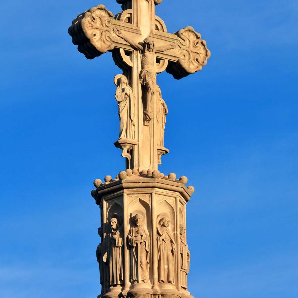 Barcelona.-Creu de Pedralbes. Erigida l'any 1946 per la Junta Diocesana d'Acció Catòlica com a desagravi de les creus destruïdes per la guerra (12/2014)