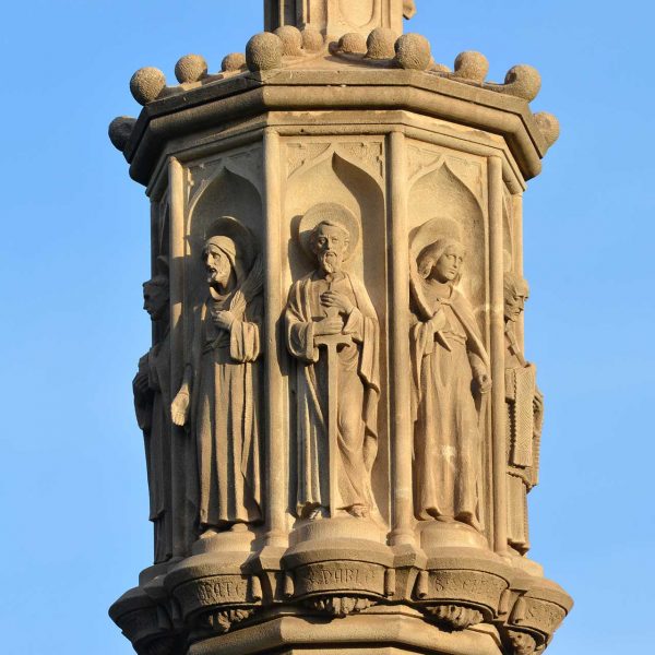 Barcelona.-Creu de Pedralbes. Erigida l'any 1946 per la Junta Diocesana d'Acció Catòlica com a desagravi de les creus desrtruïdes per la guerra (12/2014)