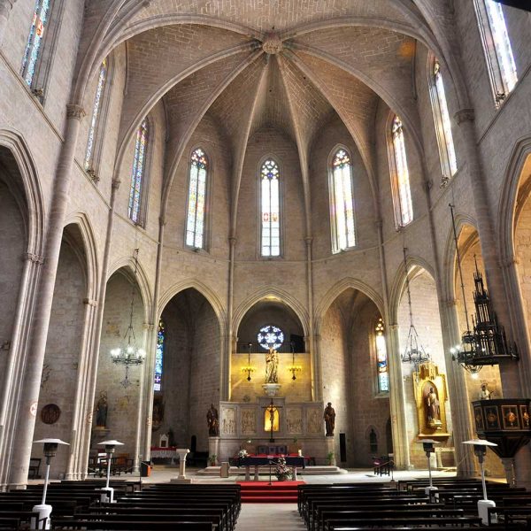 Montblanc.- Església gòtica de Santa Maria, S.XIV d’una sola nau, capelles laterals i coberta per volta de creueria ogival. (3/2014)