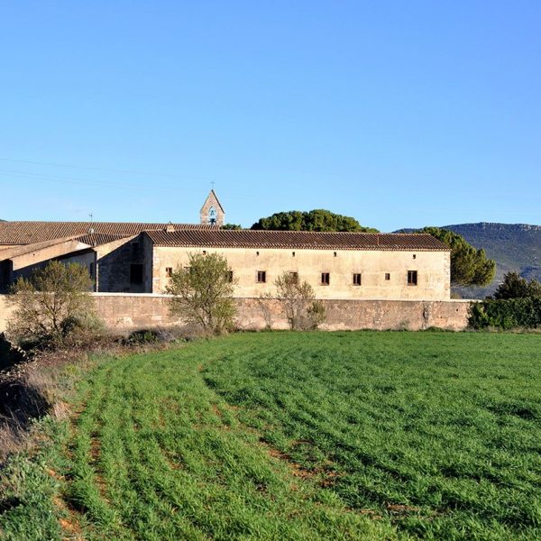 Montblanc.- Santuari Mare de Déu de la Serra, S. XIV que era l’antic convent de les Clarisses del S. XIII. L‘església actual es gòtica amb capelles laterals (3/2014)
