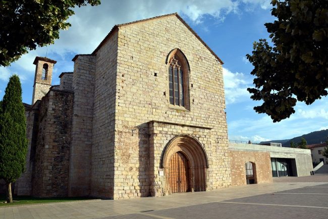 Montblanc.- Església gòtica de Sant Francesc dels S. XIII/XIV, d'arcs diafragmàtics i coberta teginada a la nau i de creueria a l'absis (7/2015)