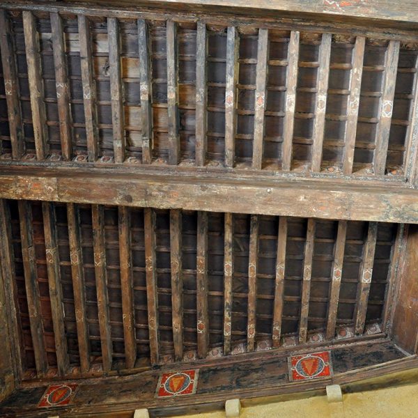 Montblanc.- Palau Alenyà d’estil gòtic, S. XIV – Sostre teginat del primer cos de la sala d’actes del Consell Comarcal (3/2014