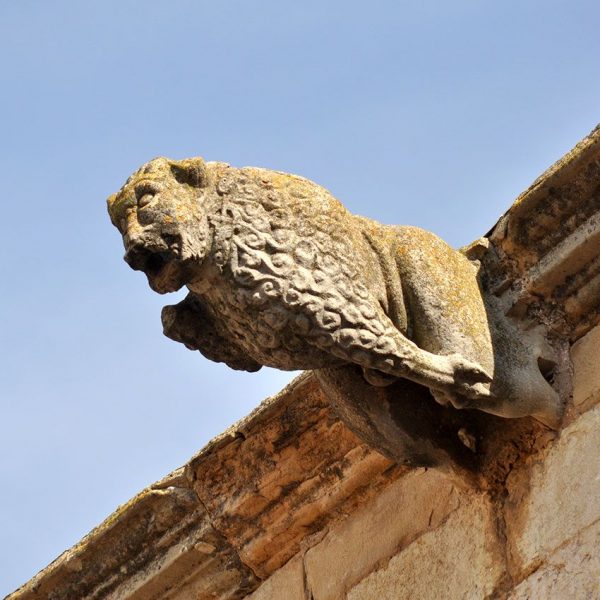 Montblanc.- Palau del Castlà d’estil gòtic tardà de tres pisos. Detall d’una de les gàrgoles de la façana (4/2014)