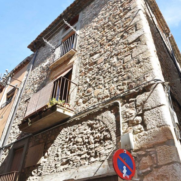 Montblanc.-Casa Macià Guarro i Ribé (1863/1953). Diputat, Conseller d’Ensenyament i Alcalde de Montblanc, presidí la proclamació de la República l’any 1931 (4/2014)