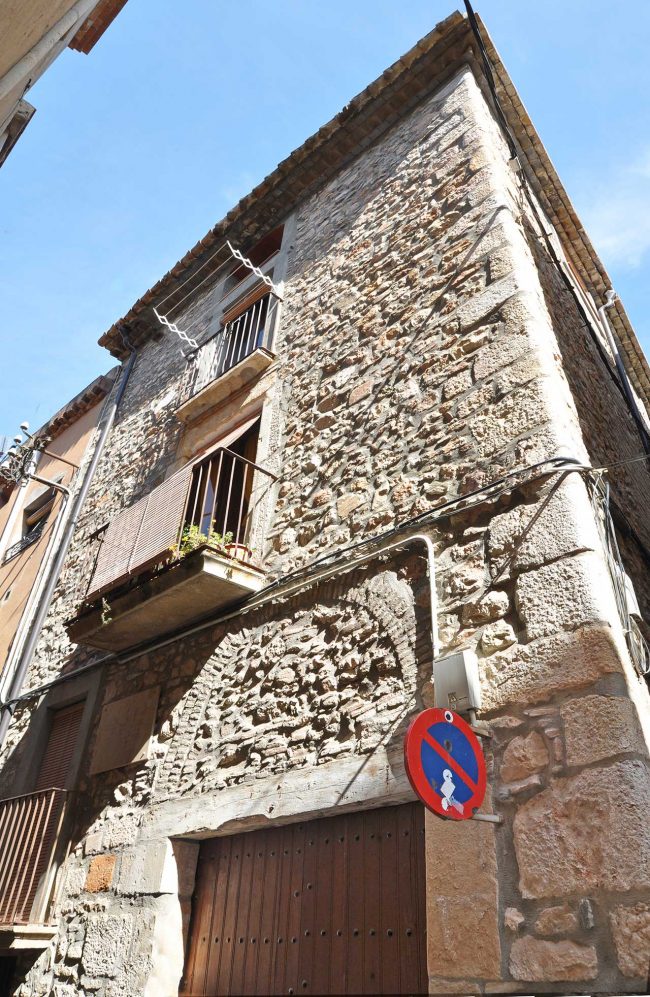 Montblanc.-Casa Macià Guarro i Ribé (1863/1953). Diputat, Conseller d’Ensenyament i Alcalde de Montblanc, presidí la proclamació de la República l’any 1931 (4/2014)