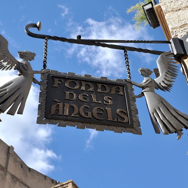 Montblanc.- Fonda dels Àngels, d’estil gòtic S.XV que ha estat restaurada modernament (3/2014)