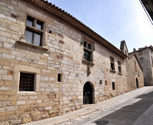 Montblanc.- Hospital i Església de Santa Magdalena, S. XIV d’estil gòtic. L’hospital tenia cura dels malalts, pobres i pelegrins. (3/2014)