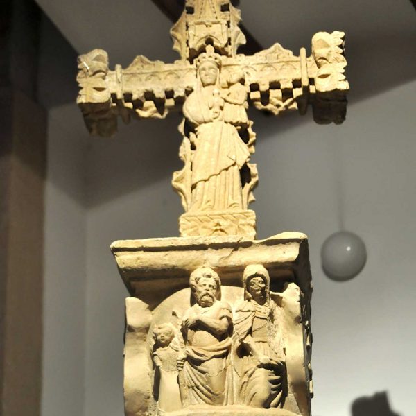 Montblanc.- Museu Comarcal de la Conca de Barberà (Casa Josa) Creu de terme gòtica, S. XIV/XVI de l’ermita de Sta. Anna de Prenafeta (3/2014)