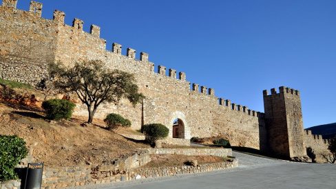 Montblanc. – Recinte fortificat format per una muralla emmerletada de 31 torres i cinc portals (3/2014)