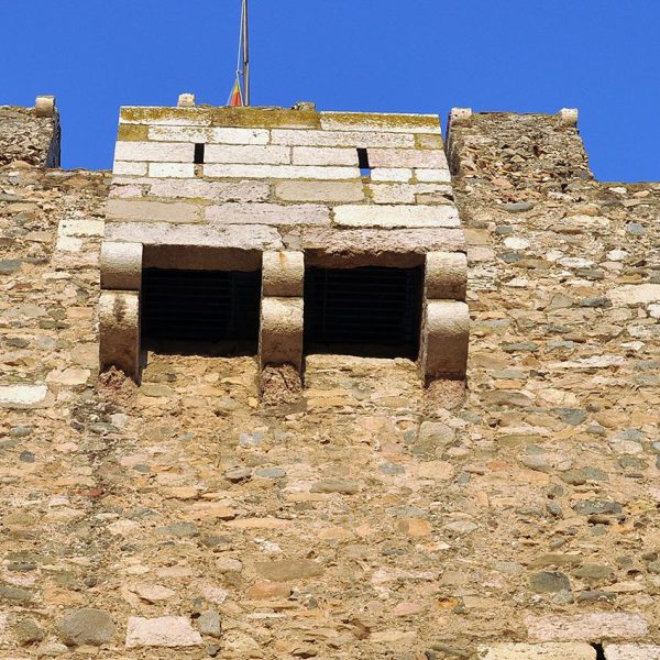 Montblanc.- Portal de Bové. Destaca per tenir les quatre cares tancades com també l’únic que té un matacà de defensa (5/2014)